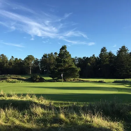 Leilighet With Terrace Near Sea And Golf